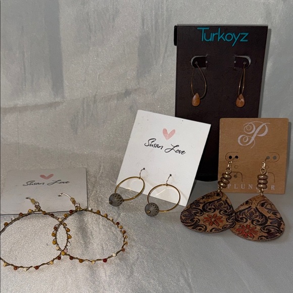 4 Pair Cute Brand New Earrings by Turkoyz, Plunder & Susan Love Handmade - Picture 2 of 13